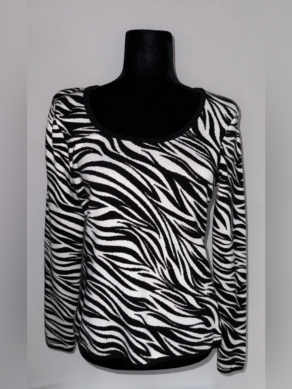 White House Black Market Zebra Print Scoop Neck Pullover Sweater M
